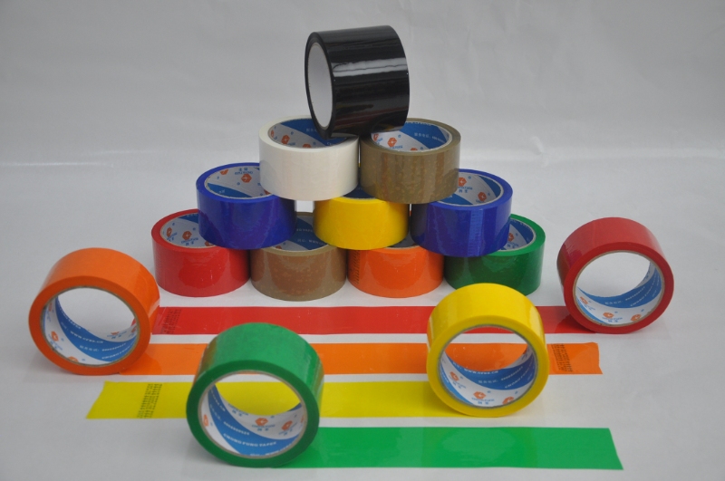 Cinta para sellar cajas de cartón impresa en color BOPP