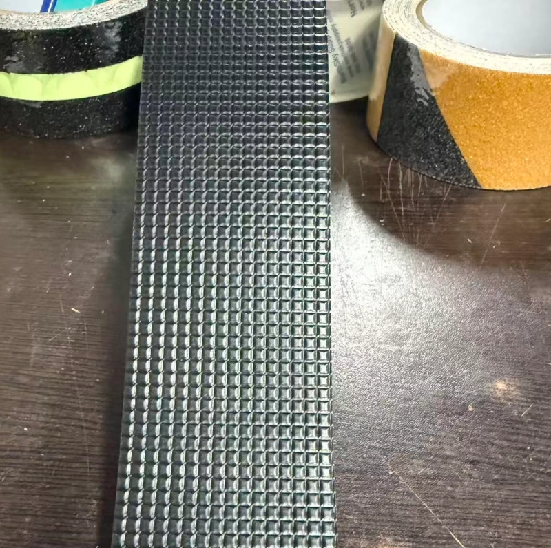 Método de almacenamiento para cinta transportadora industrial resistente a altas temperaturas.